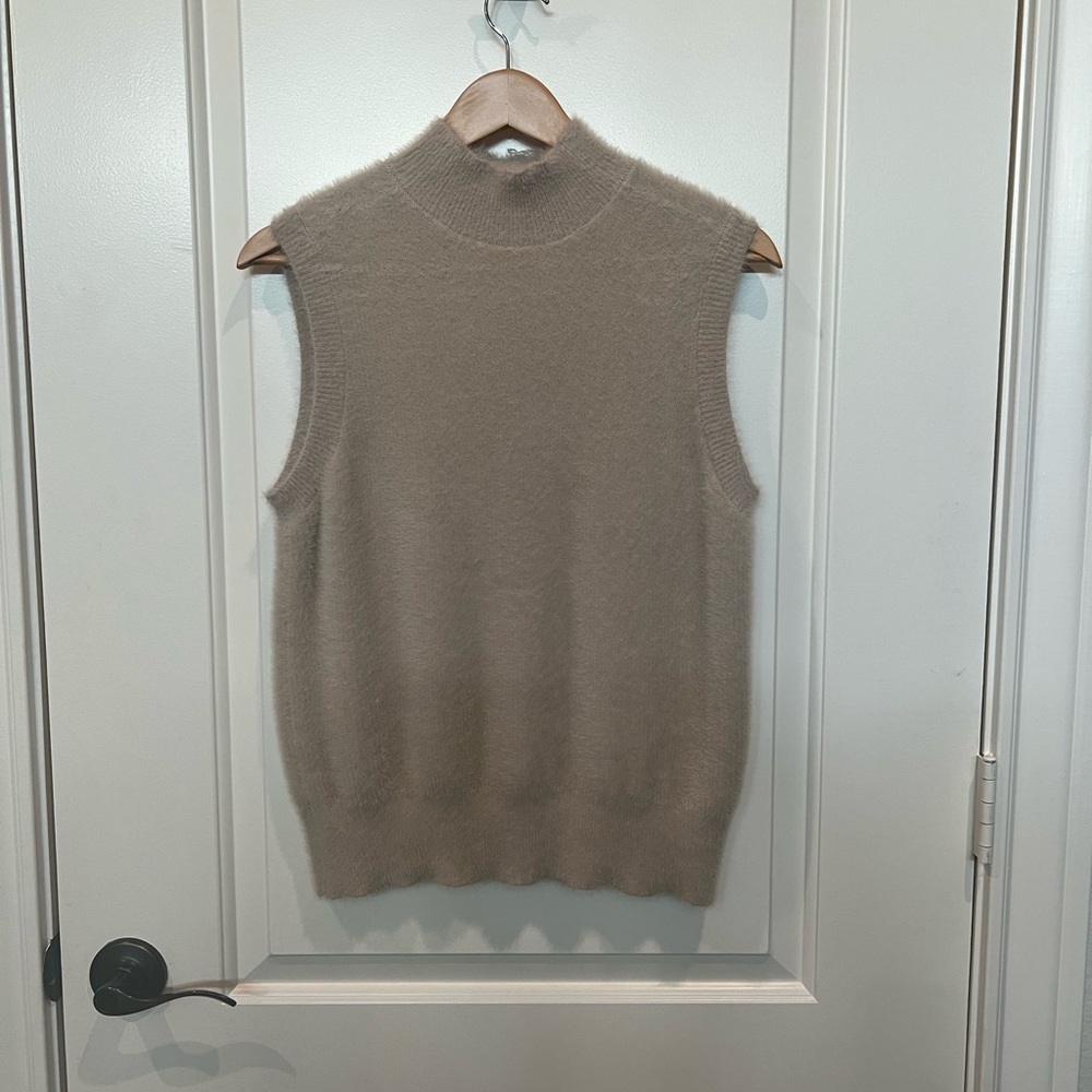 Sleeveless Sweater - Tan